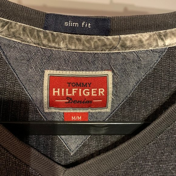 Tommy Hilfiger long-sleeve T-shirt  -  Men's Medium - Picture 6 of 10